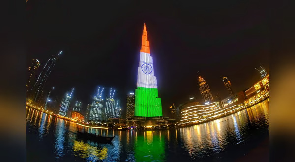 Burj Khalifa displaying Indian flag for Indian Independence Day